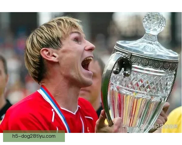 瓦诺利面露艰辛动情致敬拉涅利